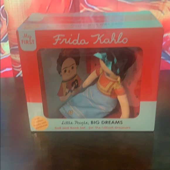 Frida Khalo Doll & Book Set - Picture 1 of 5